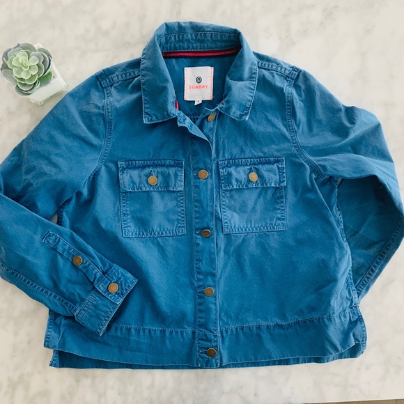 SUNDRY Womens Classic Button Up